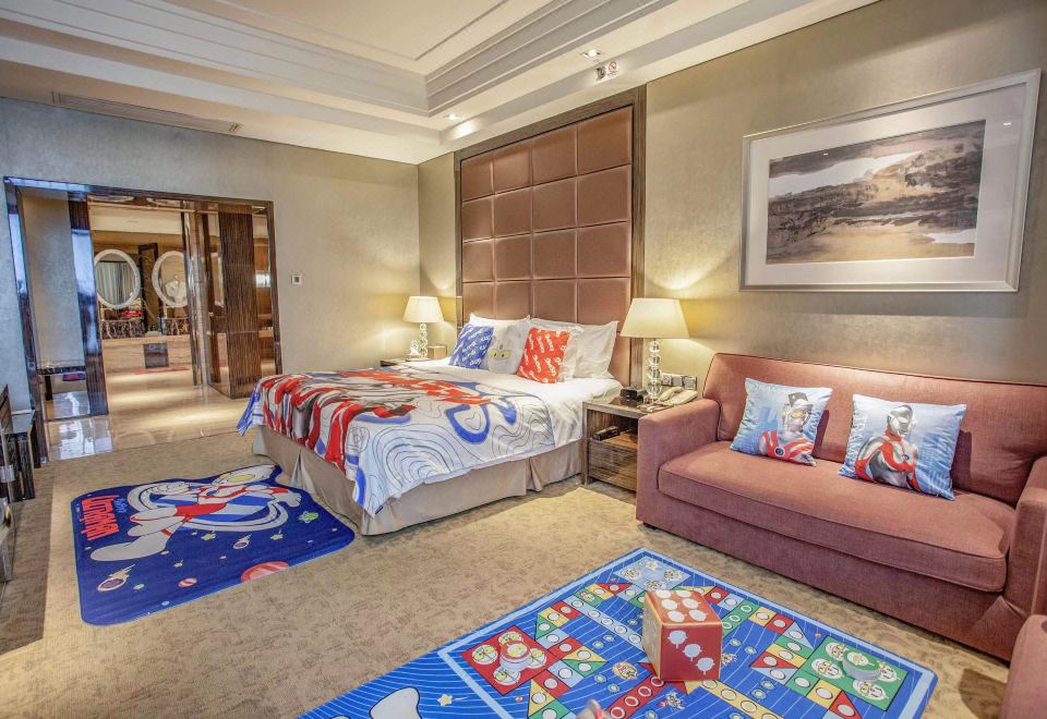 Crowne Plaza Beijing Chaoyang U-TownUltraman Theme Family Room