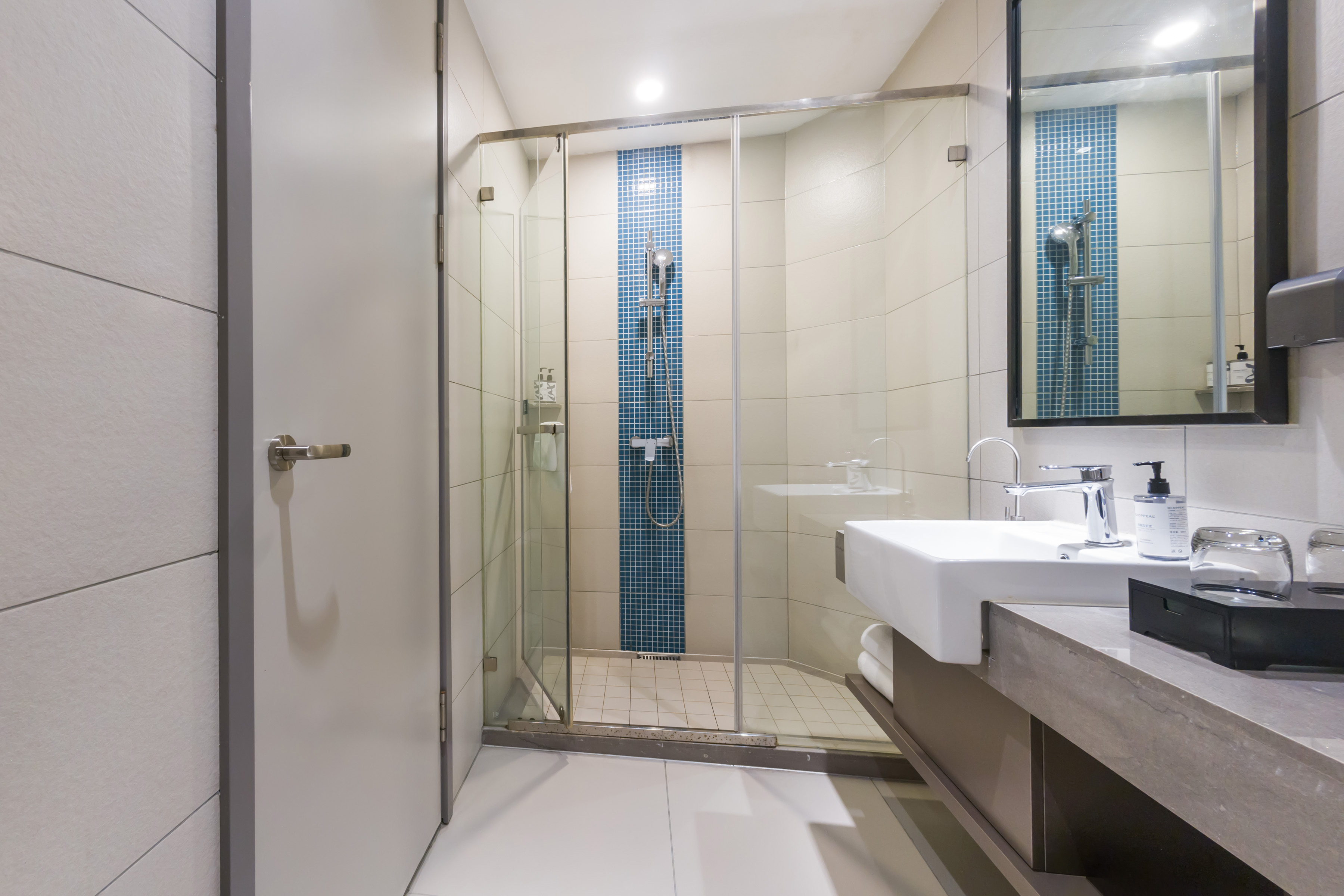 套房（电视投屏+会客厅+地暖开放）