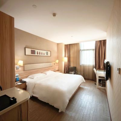 高級大床房-明窗 大億頤豪飯店（廈門高崎機場萬達鷺港店）優惠