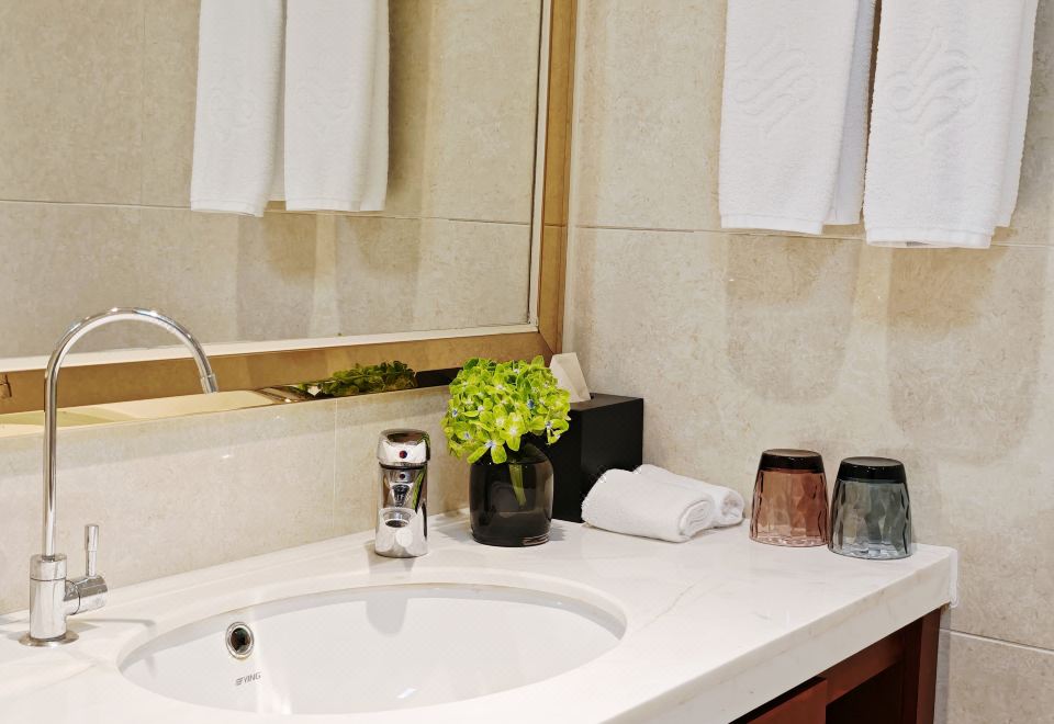 豪华家庭四人间套房『闽南茶居?静谧隔音?城景夜景』