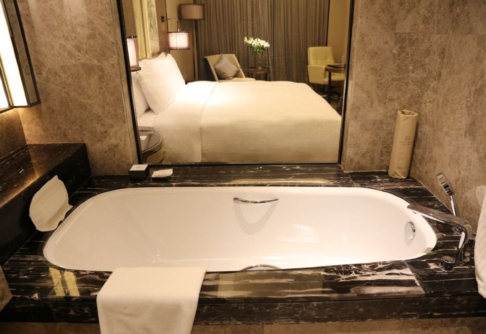 Wanda Realm Tai'anDeluxe Queen Room