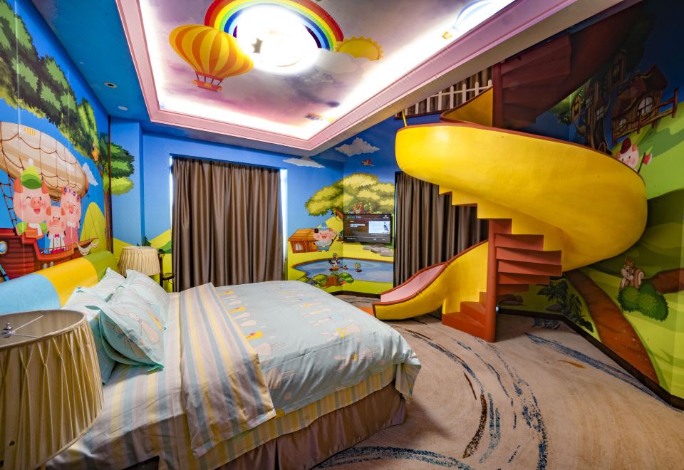 Zhaolin Grand Hotel BeijingLittle Pig Henry Duplex Suite