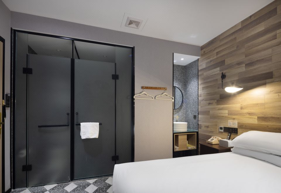 智能巨幕高级房（无窗）