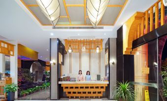 The lobby or reception area at Hotel Moulin Plaza Haus Pudong at Manyuan Resort Hotel