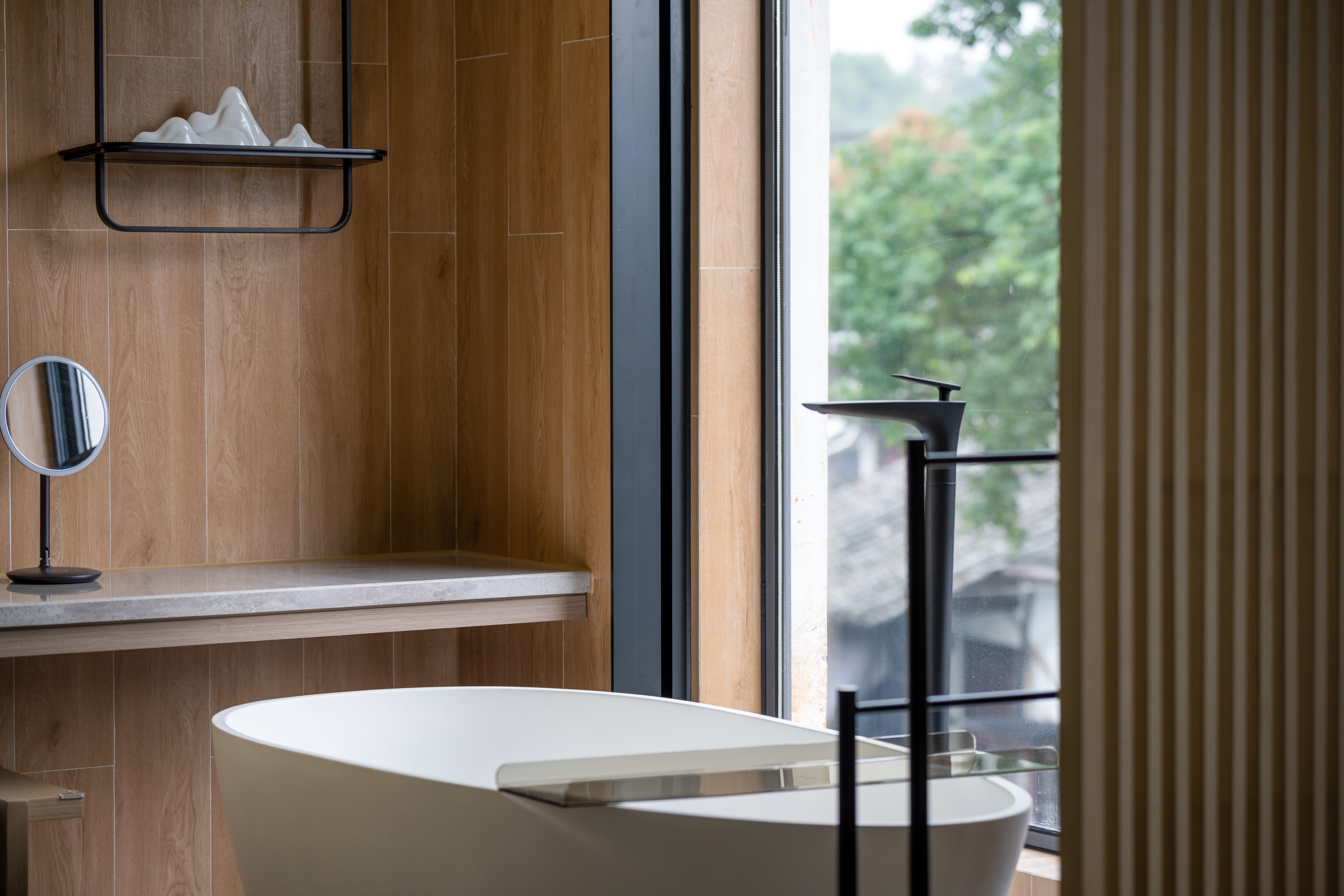 龙山一号·浴缸观景套房（深泡浴缸+静谧空间）