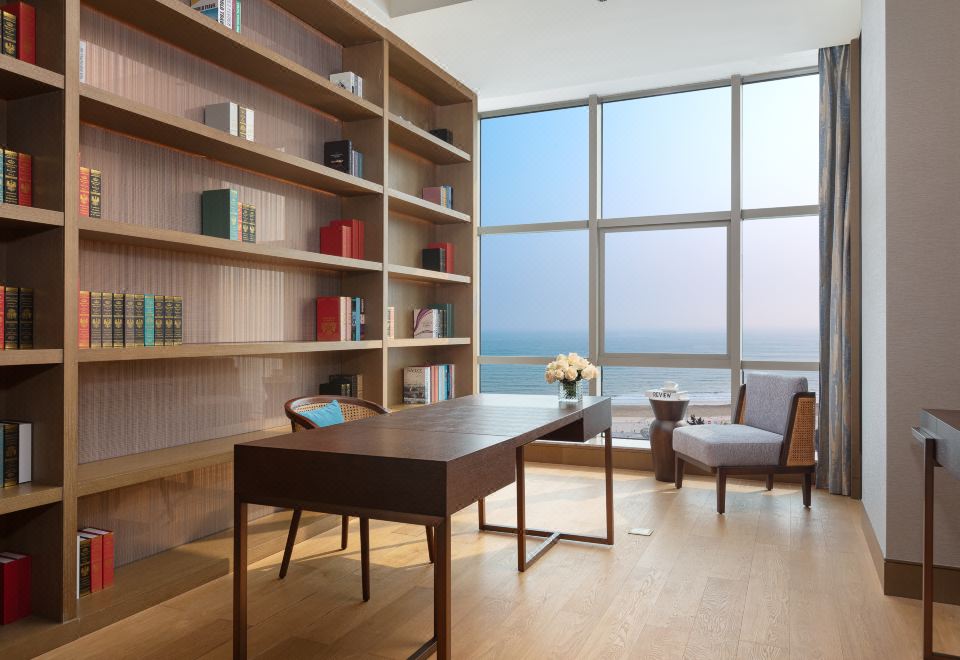 Crowne Plaza Beihai Silver Beach2 King 2Bdrm STE Ocean View  Lounge Access 