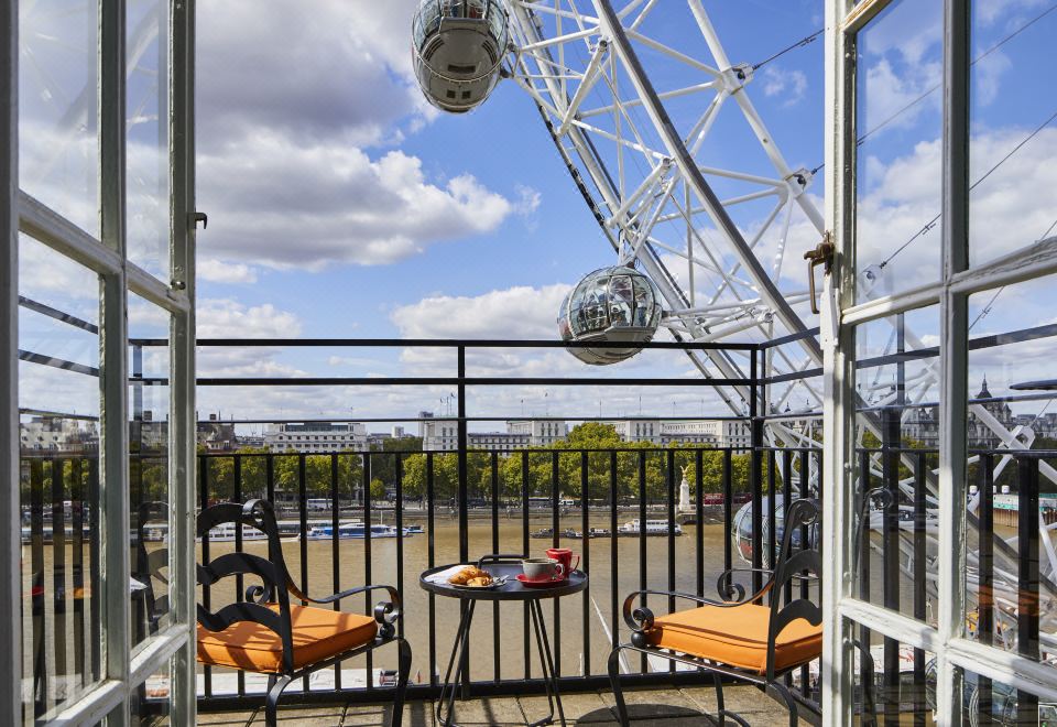 阳台套房（带泰晤士景观）