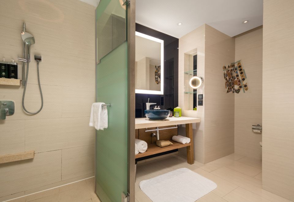 次世代P5電競游戲主題高級海景雙床房