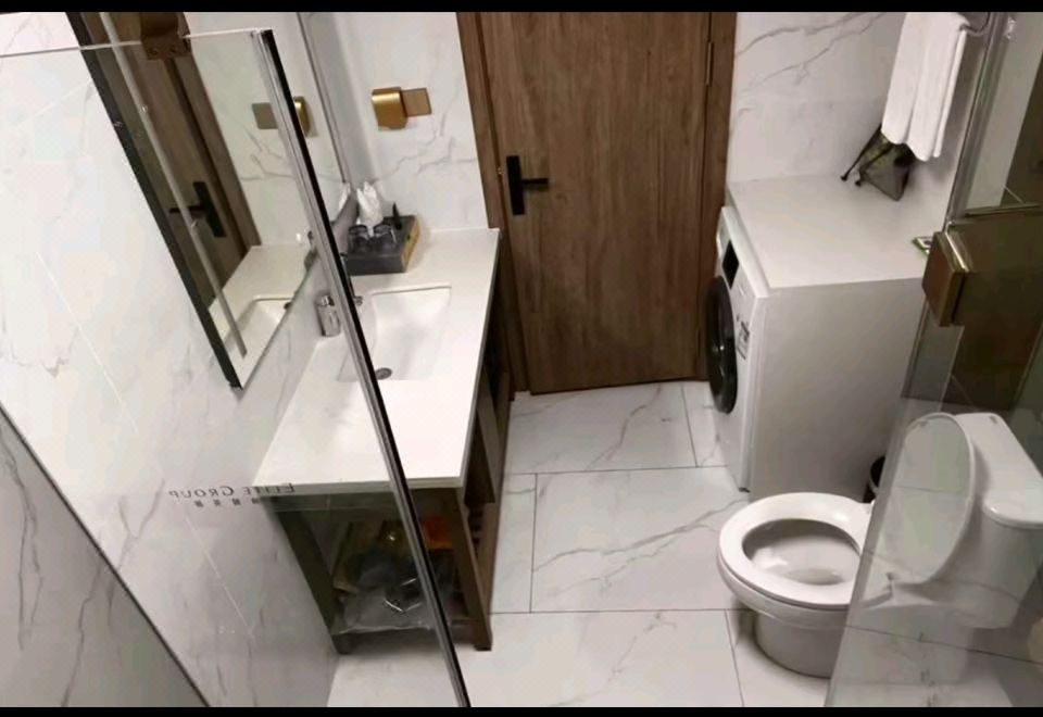 复式露台三居室套房（洗衣机+三卧室+独立办公区）