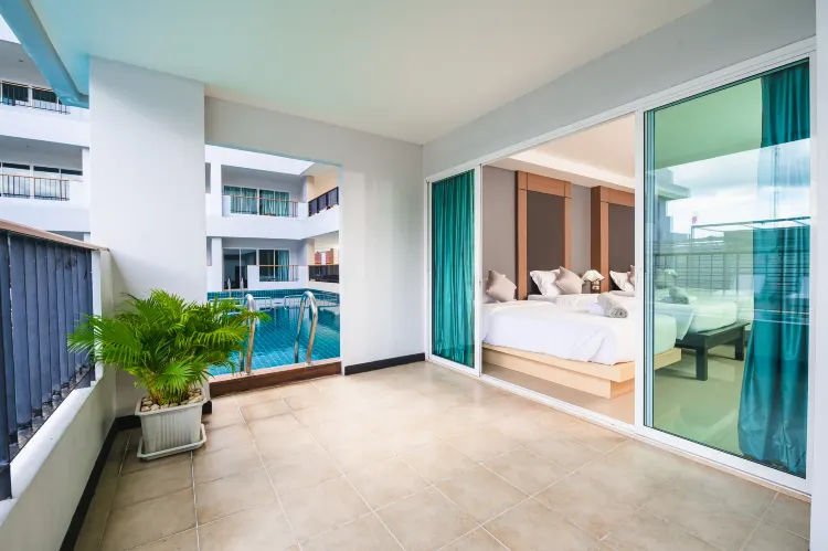 ห้องพรีเมียร์เข้าสู่สระว่ายน้ำ
