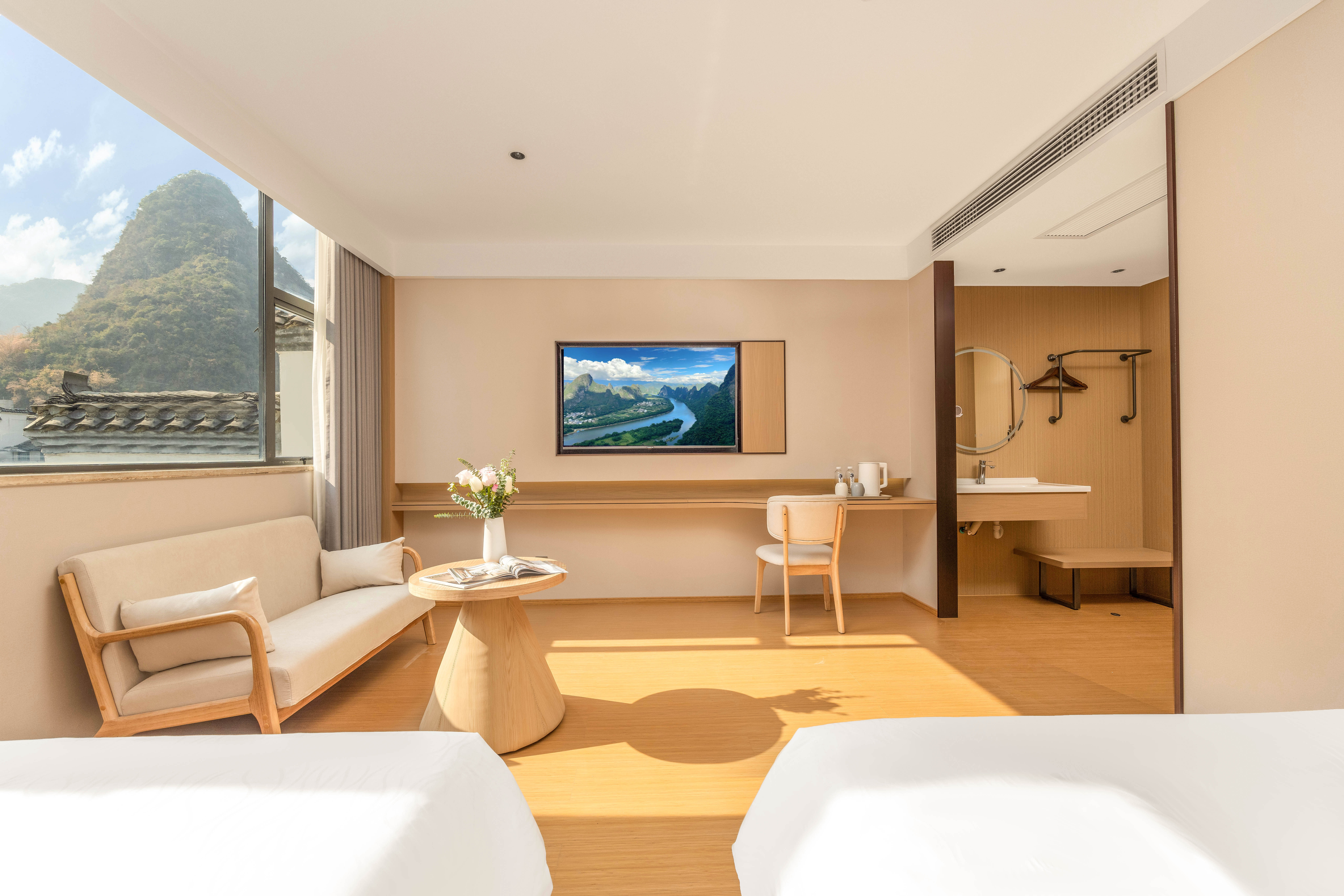 云水双床房【休闲沙发+轻奢办公桌+55寸高清电视】