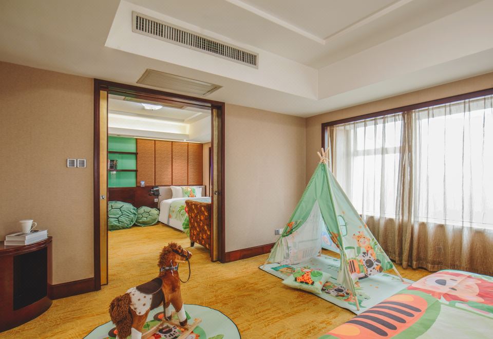 Changsha Muyi H HotelFamily Suite With Large Screen