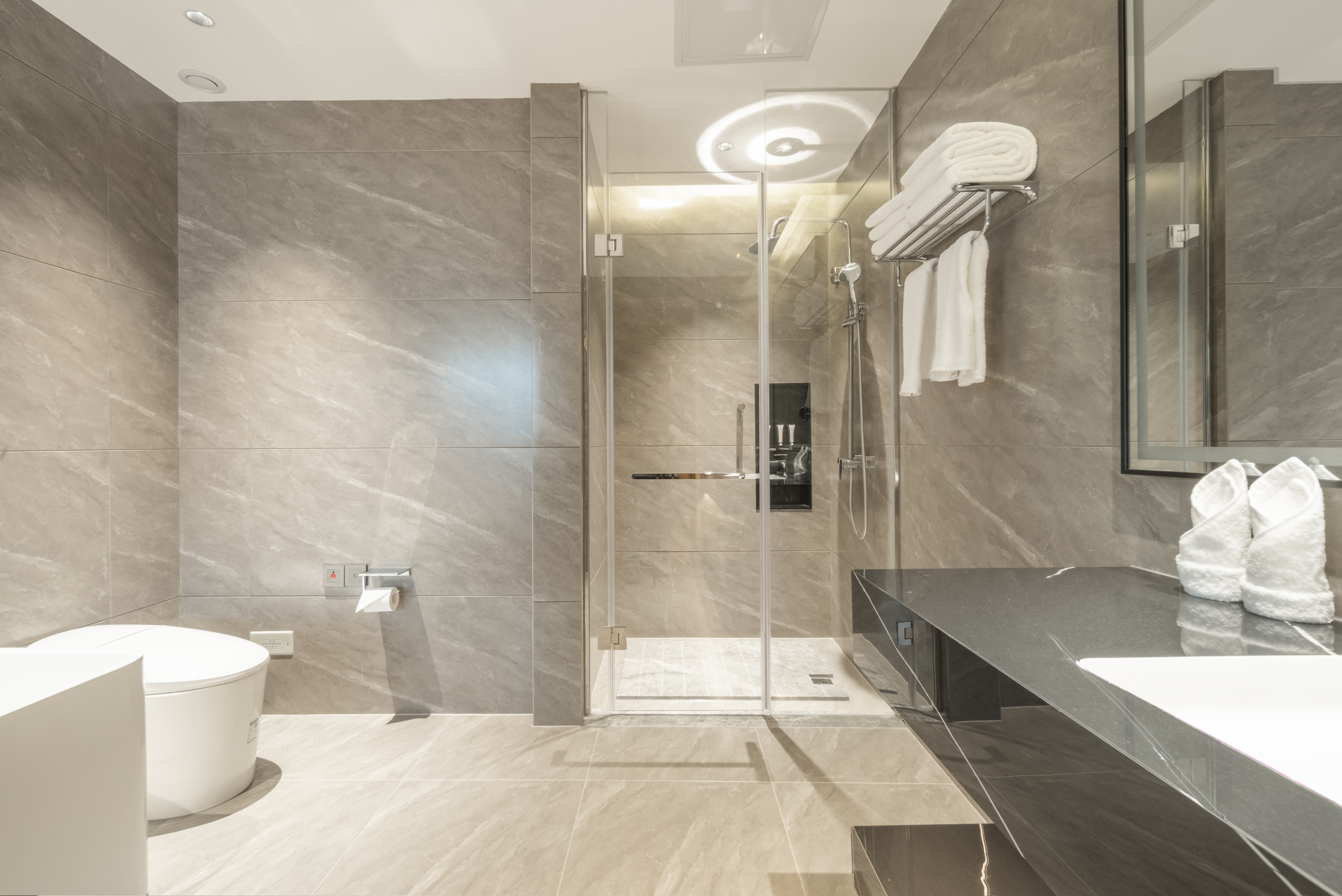 依云观山大床房