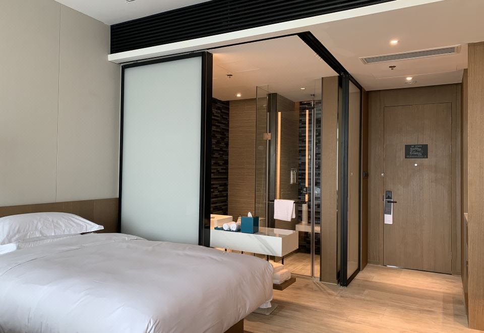 Courtyard by Marriott PinghuStandard King Room