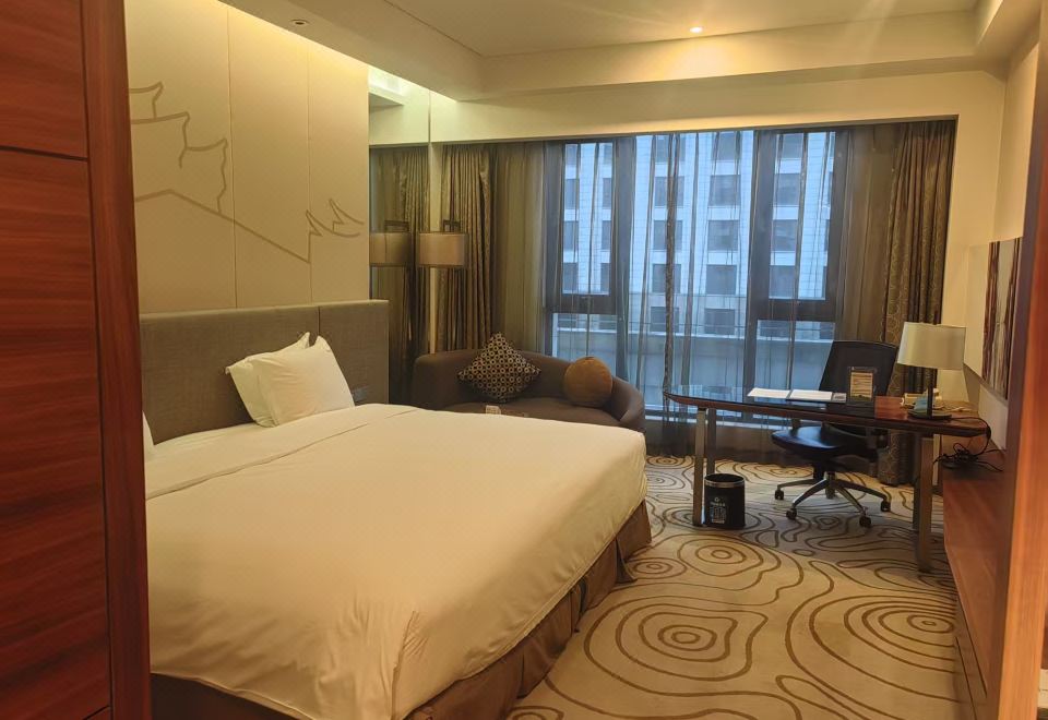 Holiday Inn Shanghai HongqiaoHoliday Inn Superior Double Room