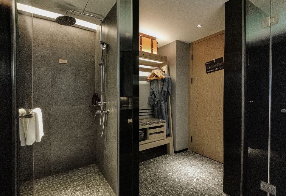 ARTHUR HOTEL CANTON TOWER GUANGZHOUFamily Standard Room