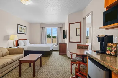 Days Inn & Suites by Wyndham Winkler Hotels in 