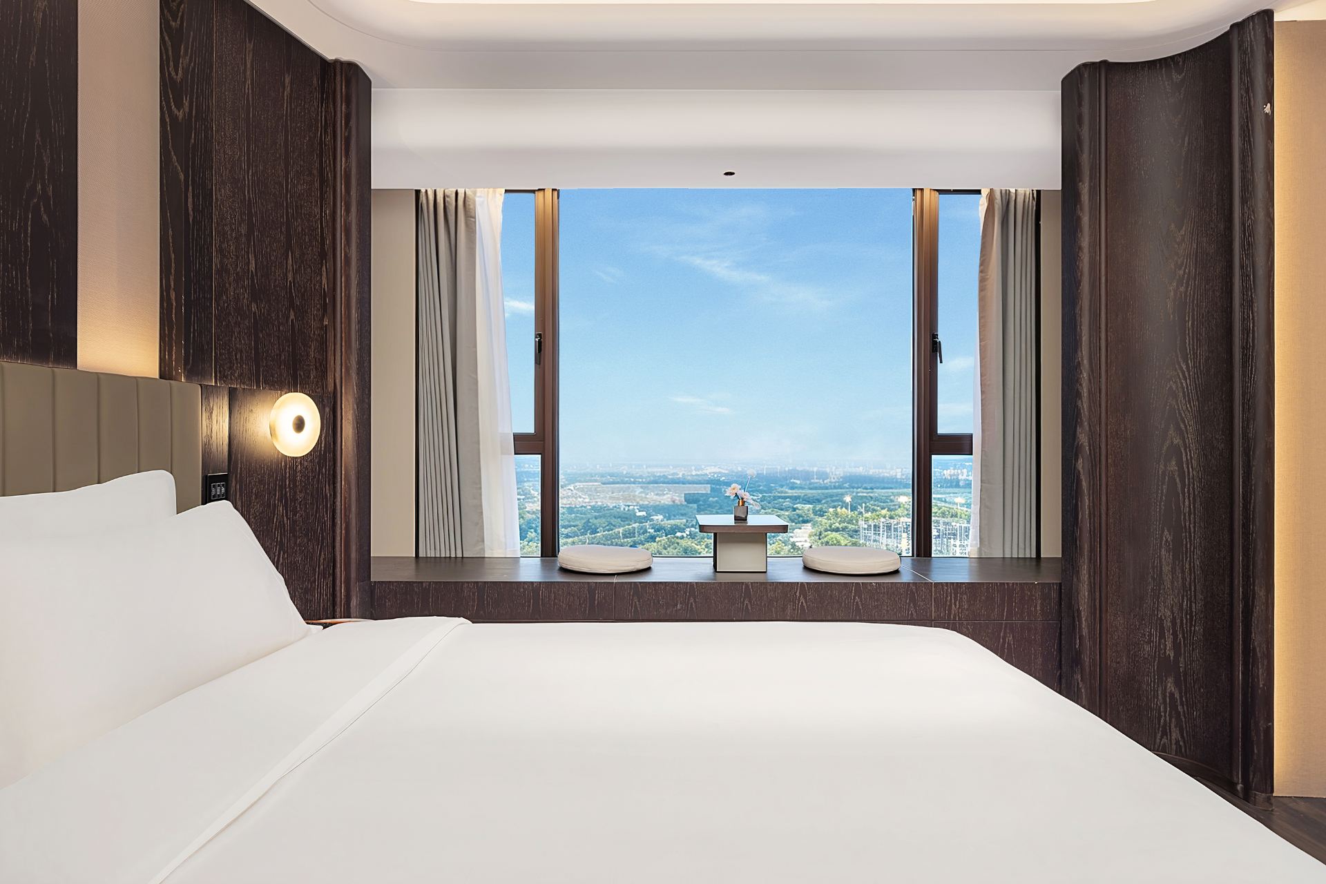 Suite - 2-Room (1 Living Room)