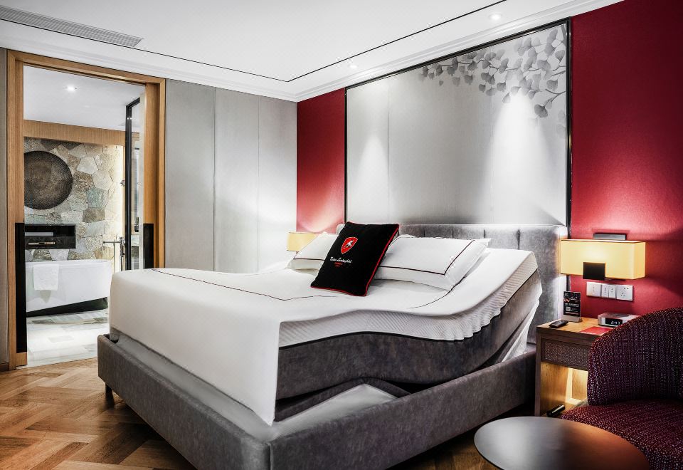 Suzhou Tonino Lamborghini Rosso HotelSmart Deluxe Suite