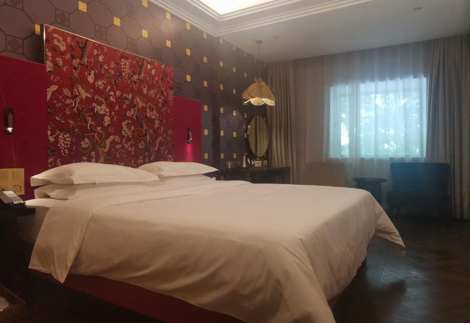 纯净商务房（手机投屏）