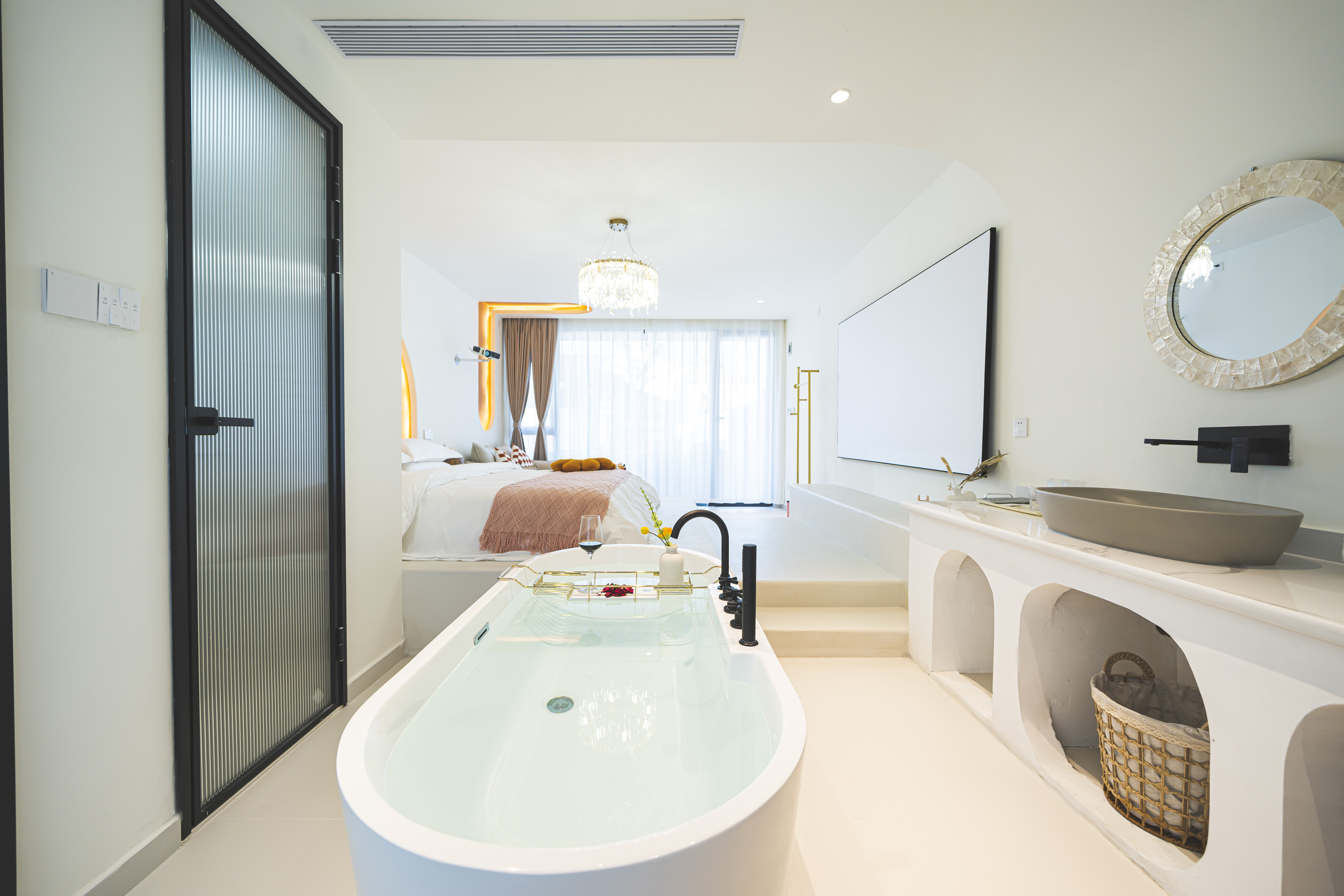 蜜桃-180度全景大床房（私享庭院+100寸投影+休闲沙发区+智能马桶）