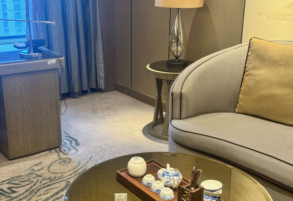 行政套房（双衞+浴缸+独立客厅）