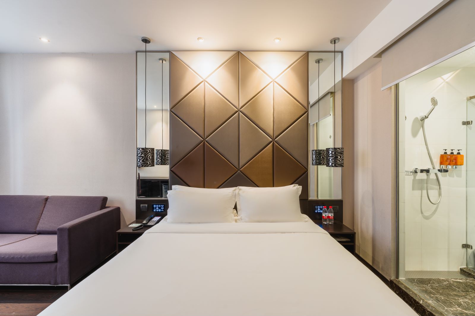 高级大床房（智能投屏+小冰箱）