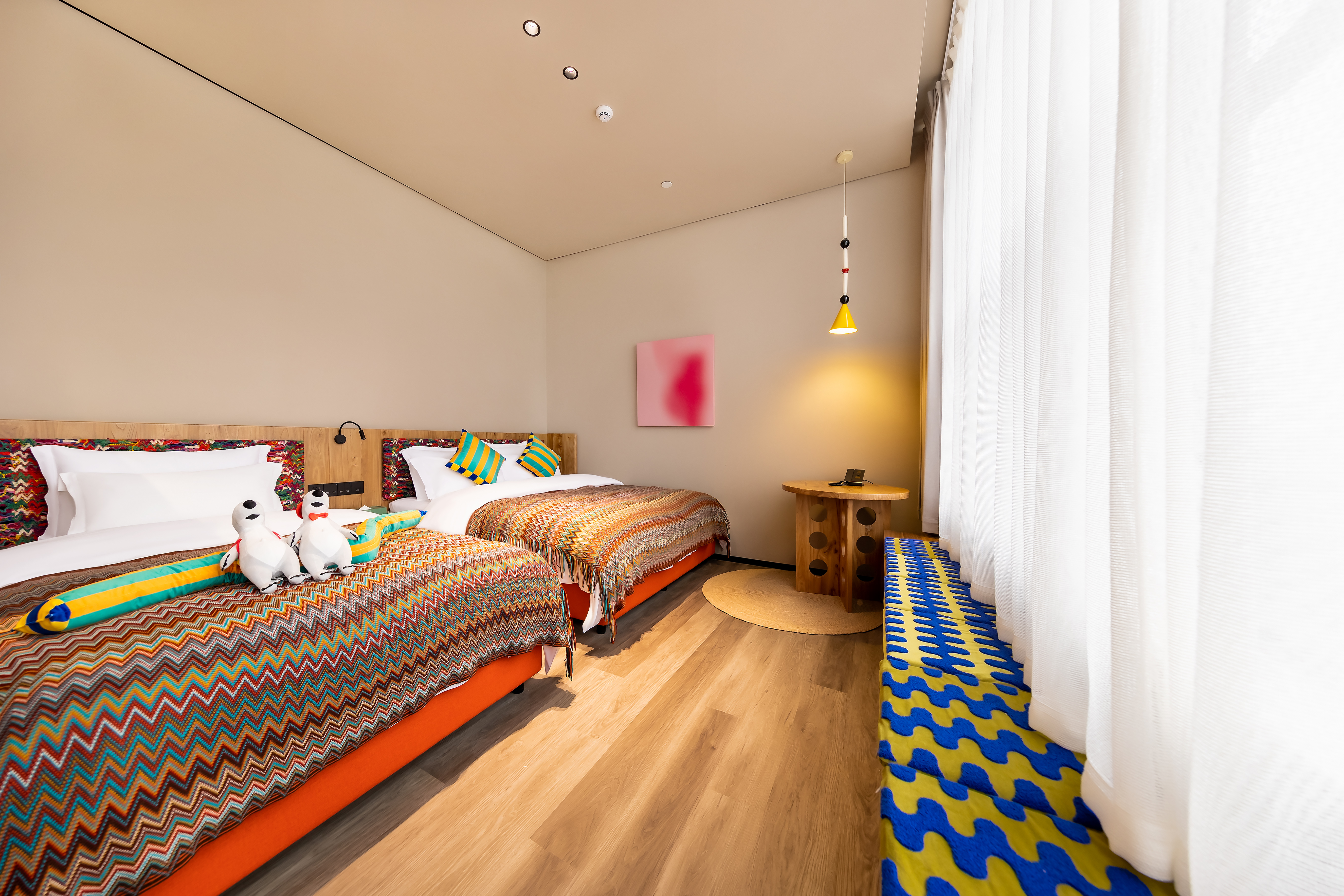 豪华亲子套房（荡秋千乐园+舒适无压舒眠床垫）