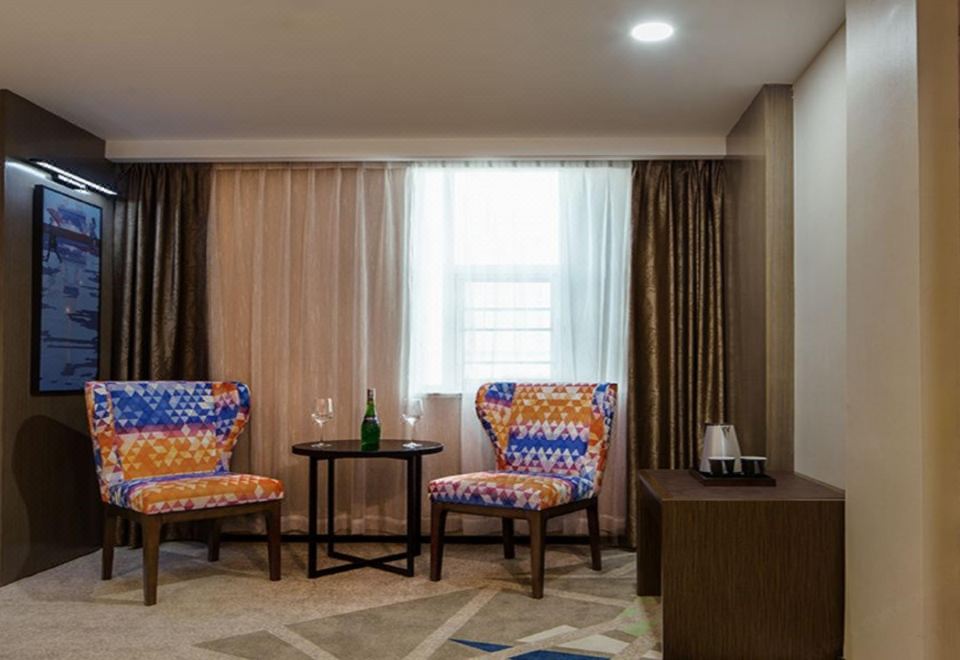 低碳商务大床房（自动窗帘+零压床垫+蓝牙音响）