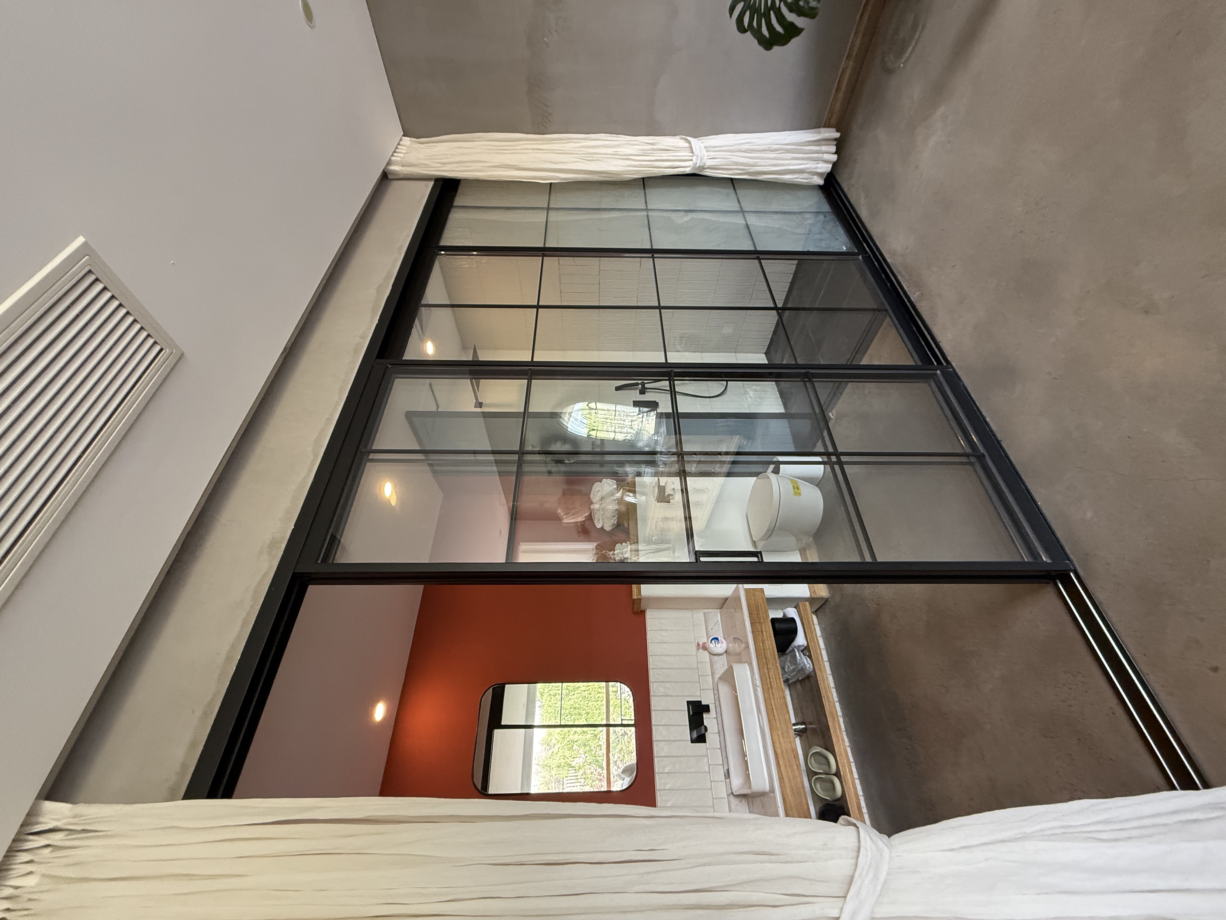 自转轴豪华套房