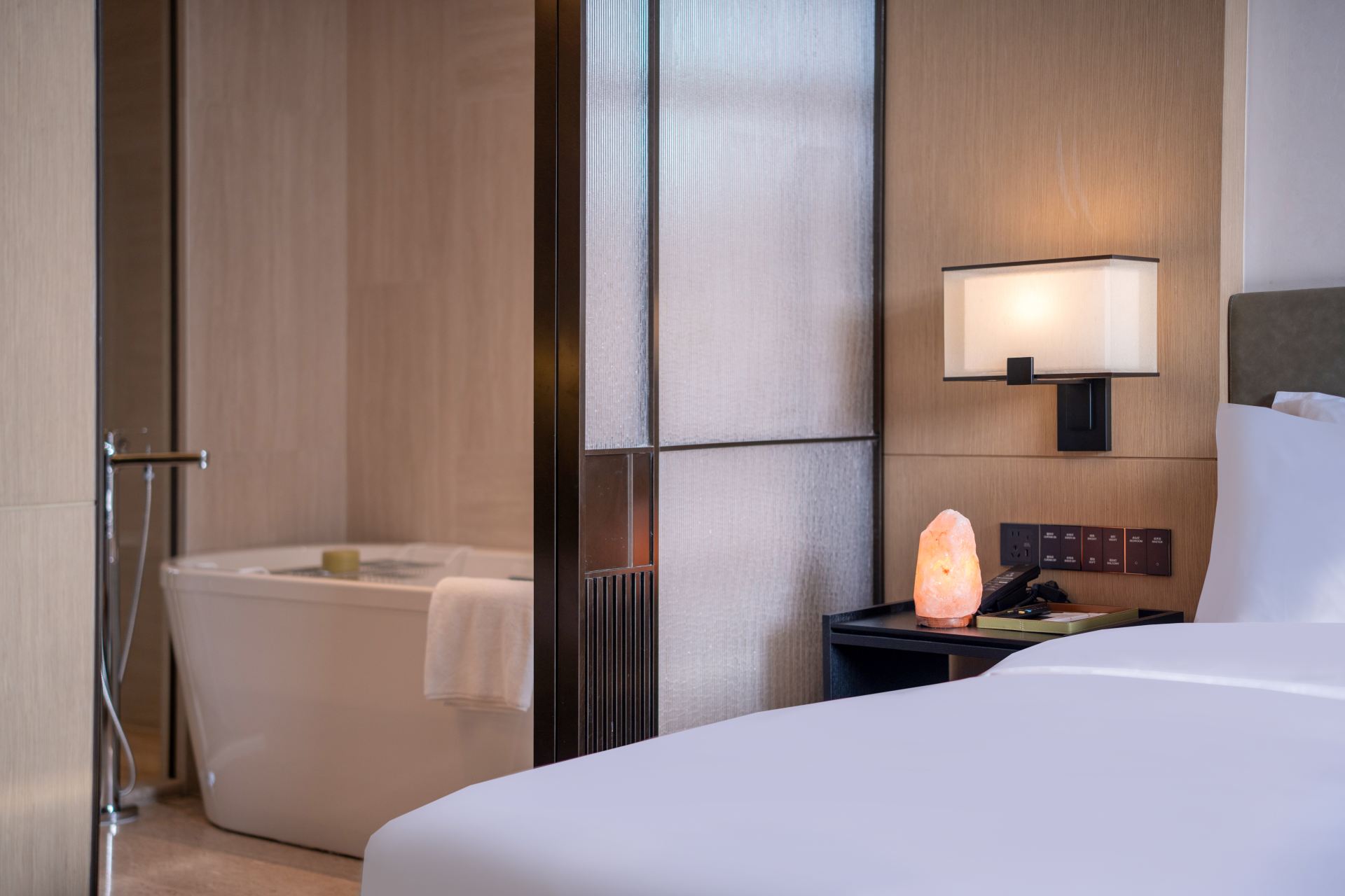 Deluxe King Bed Room With Mountain View