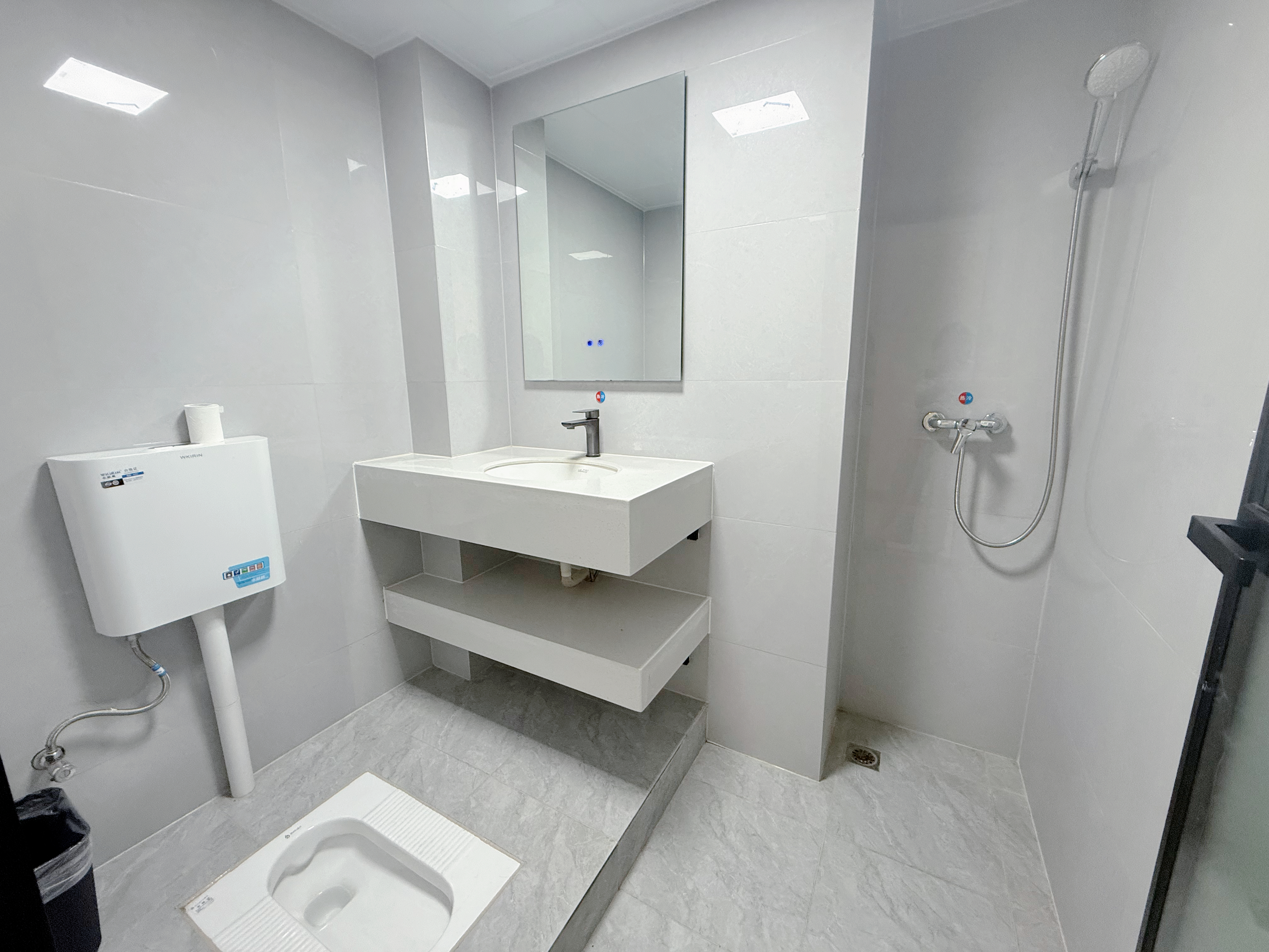 LOFT标间∣两衞∣客厅∣半自能马桶