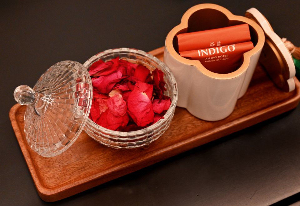 Hotel Indigo Xiamen HaicangComfort Sleep 3R Double Bed Room [Smart Massage Mat + Anti-Snore Pillow, Exclusive Comfort Sleep Space]