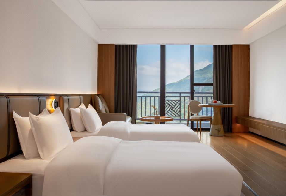 FUZHOU ROYAL HOT SPRING HOTEL & RESORTYusu Scenic View Balcony Twin Room