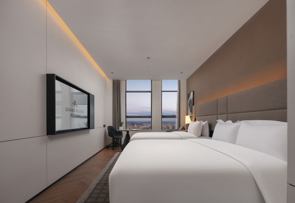 Deluxe Family Room