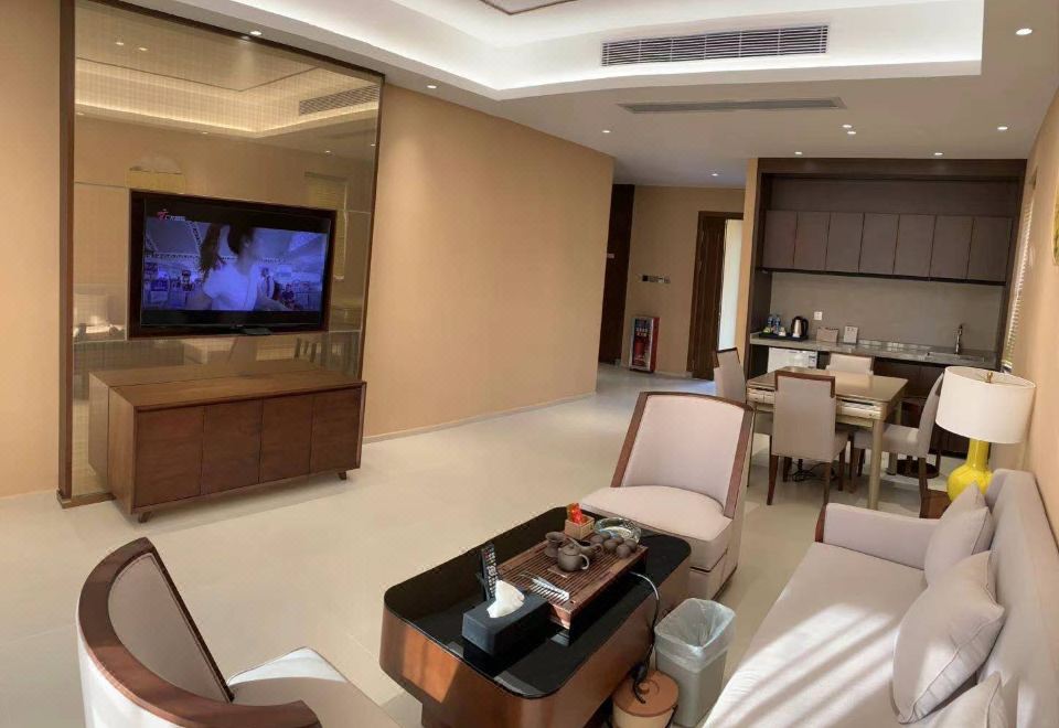 Yuetianxia Hot Spring HotelRiverside Detached Hot Spring Courtyard Three Bedroom Villa