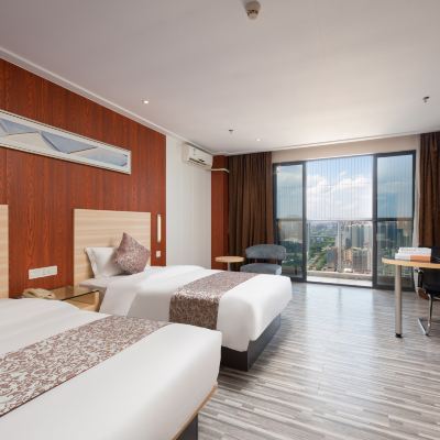 城景雙床房（高層獨立觀景陽台） 城市萬宜飯店（深圳國際會展中心沙井店）優惠