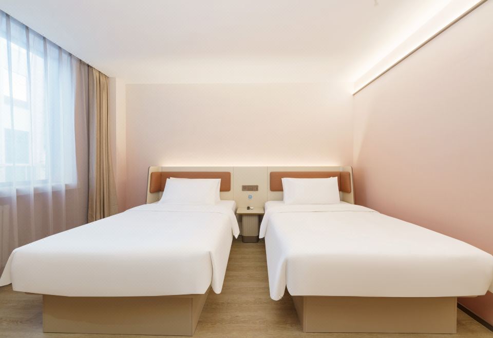 双床房（书桌+手机投屏）