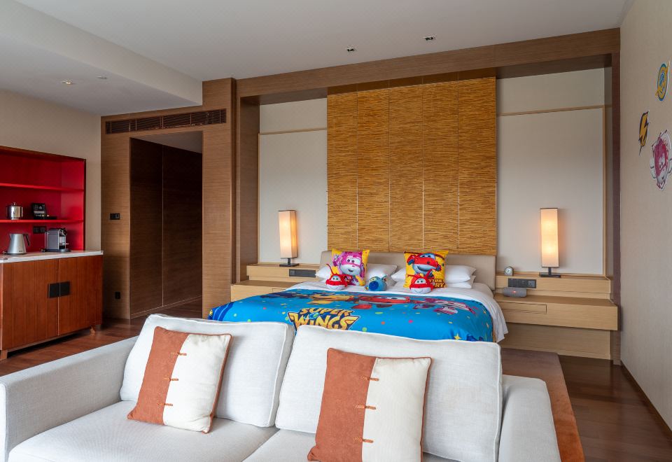 超級飛俠主題大床房