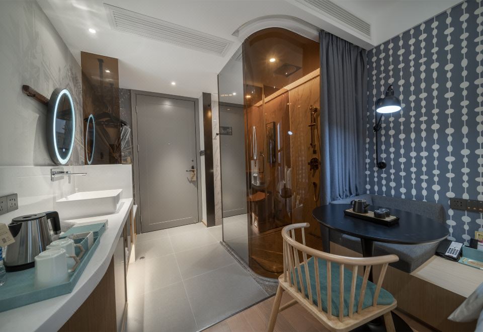 豪华大床房-零压床垫｜迷你冰箱