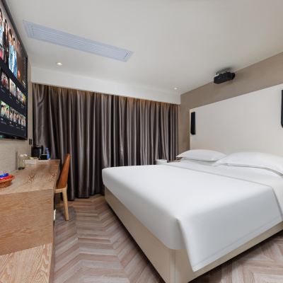 影音大床房（內窗）（巨幕投影） Amigo米閣飯店（深圳公明廣場地鐵站店）優惠