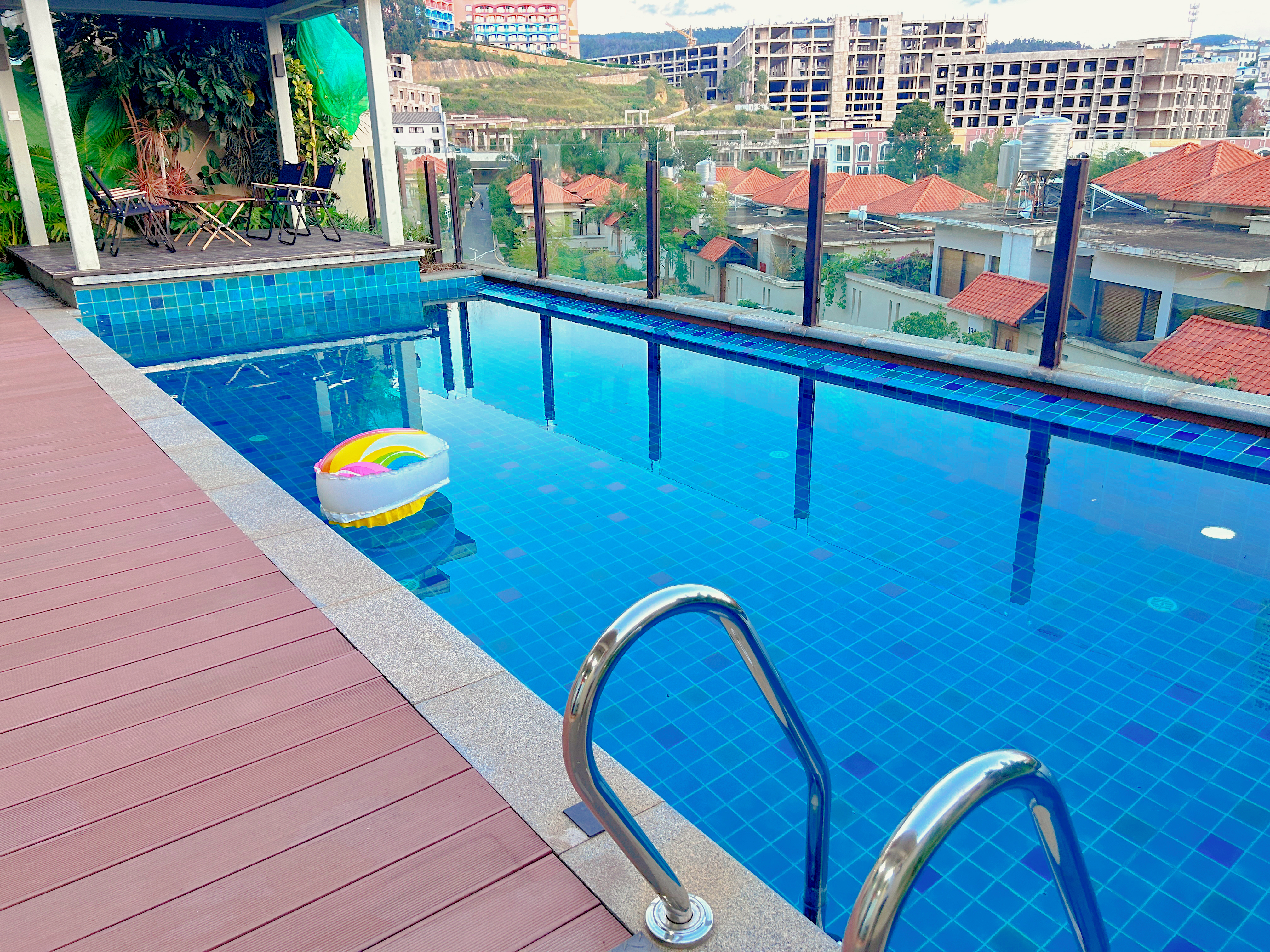 云享·庭院双卧亲子泳池别墅