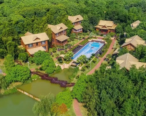 Yuexi Peninsula Resort Hotels in Honghu