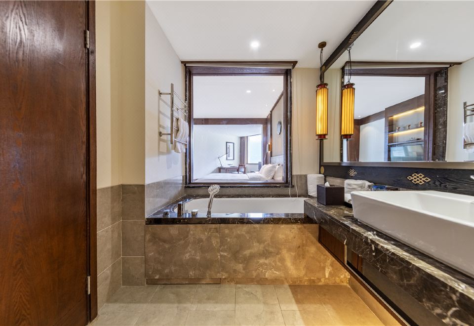 行政远景大床房