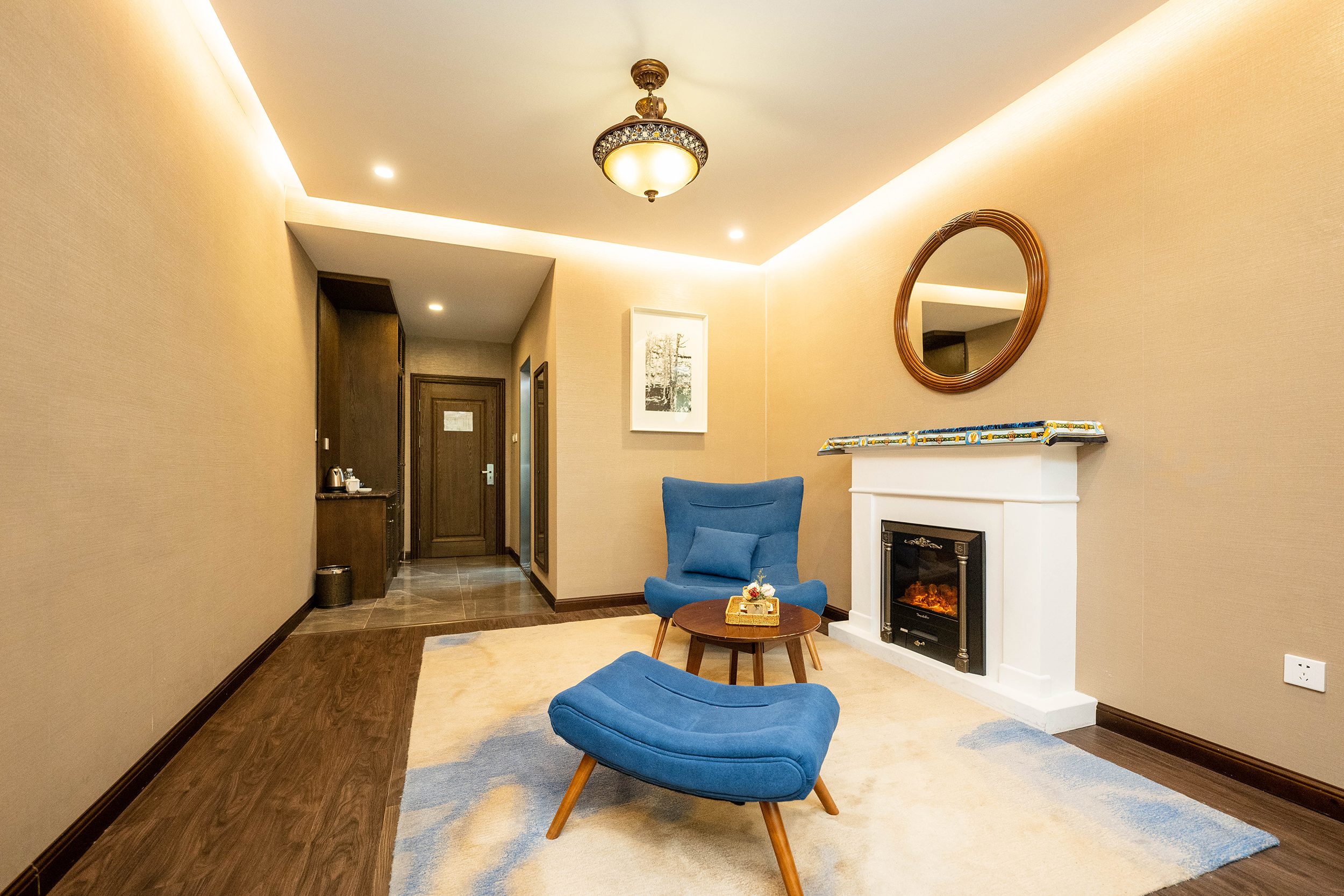 林间墅听海大床房（围炉夜话）