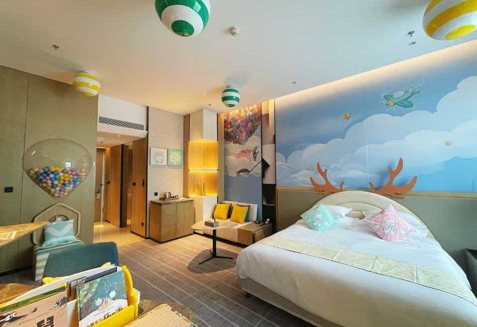 Crowne Plaza QidongCandy House Deluxe Double Bed Room (Playful Fish Lips + Childhood Carousel + Floor-to-Ceiling Window)