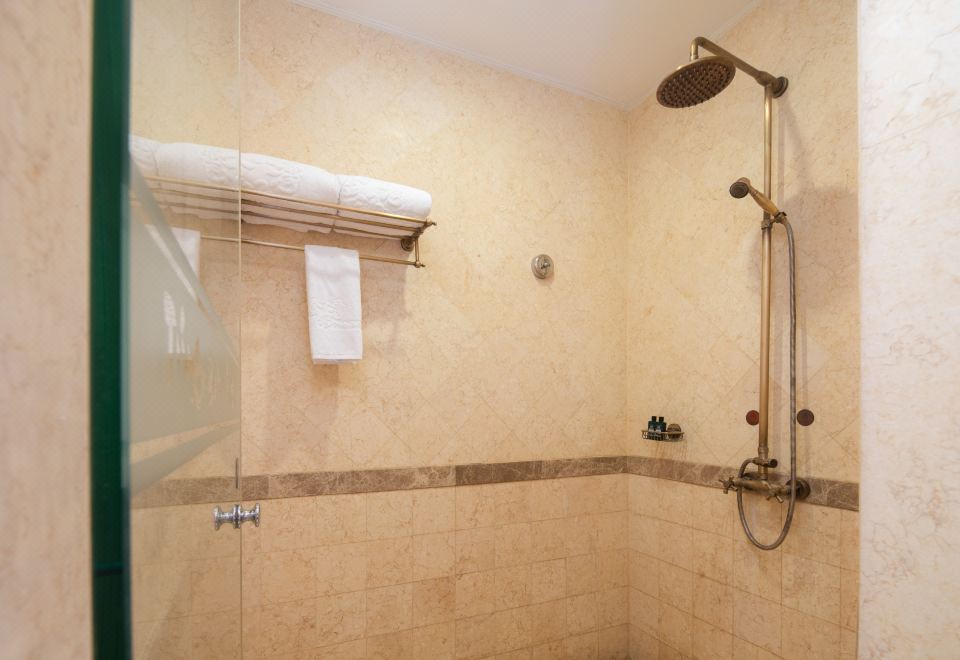 玫瑰園豪華溫泉大床房【古羅馬建筑風格+私人泡池】