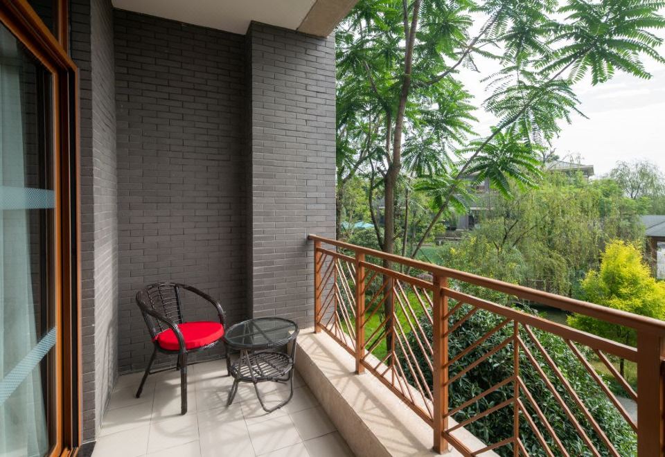 园林豪华套房（带阳台）