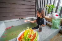 Yaowanggu Kangyang Hotel