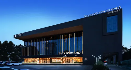 The GiorgioMorandi Hotels (Linyi People's Square Wanxianghui)